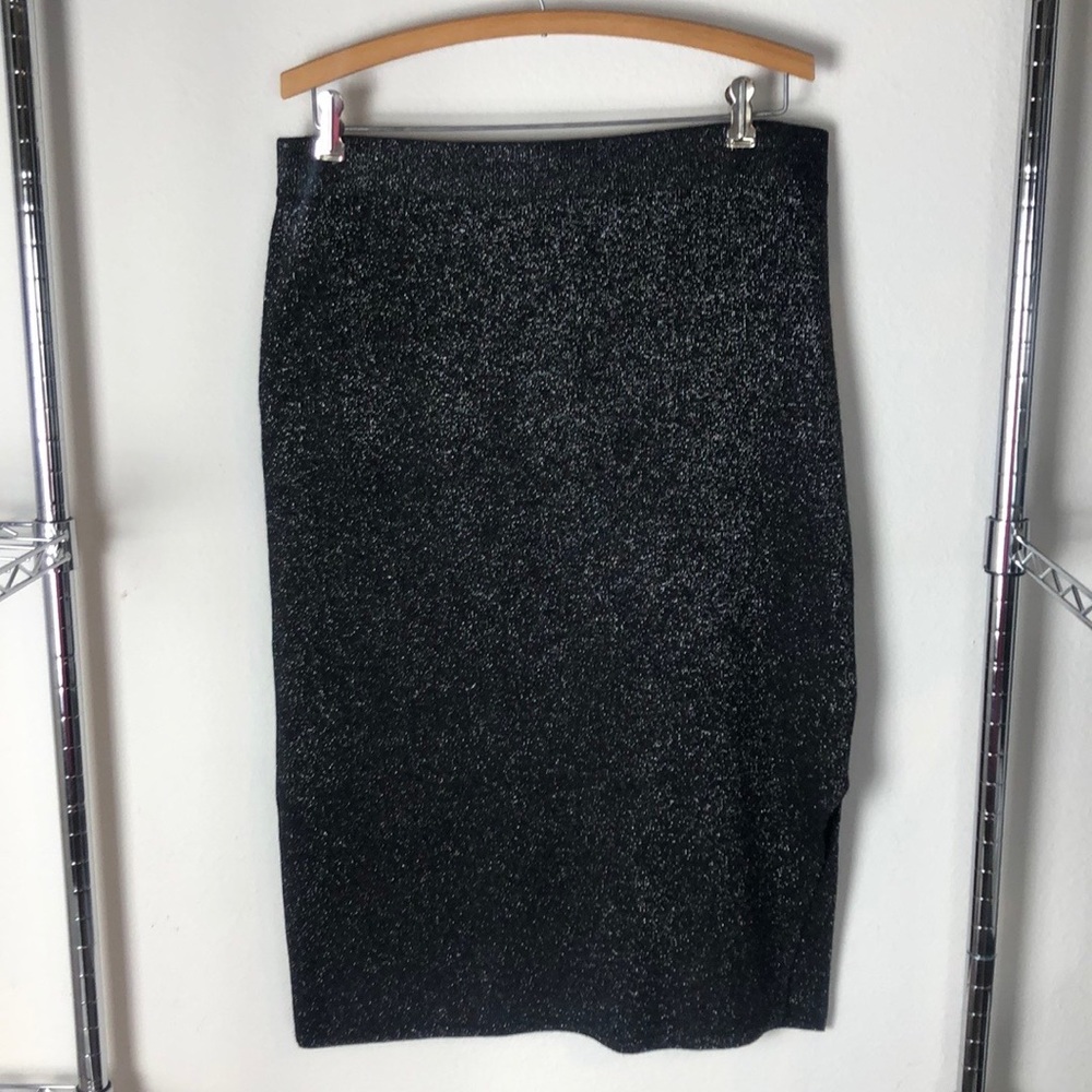 HALOGEN skirt.